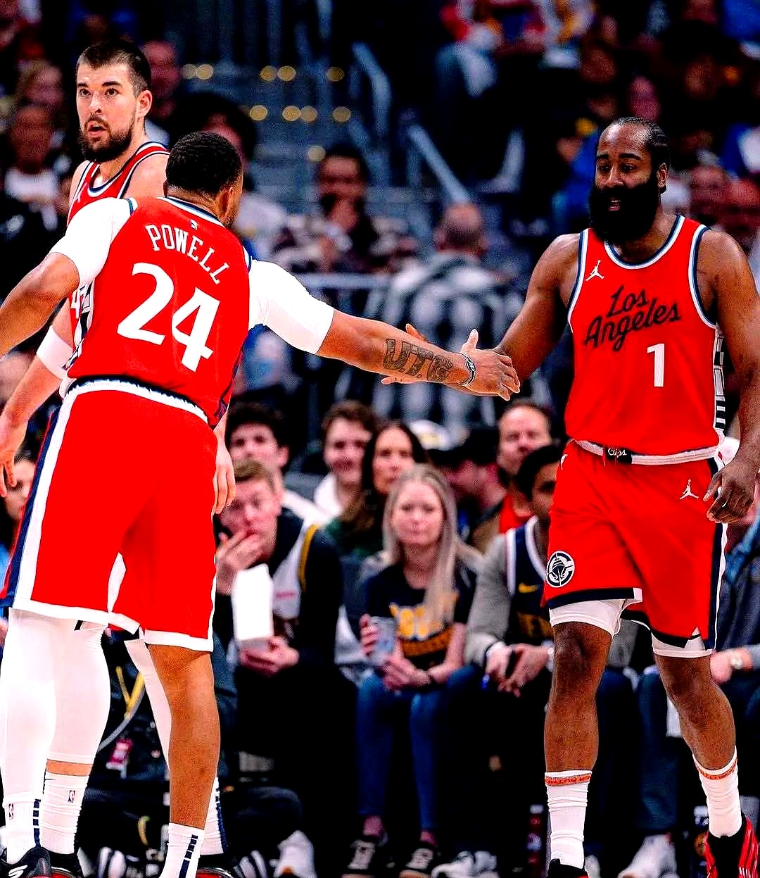 爱游戏APP下载-阿森纳不断突破！，Rookie连续十场比赛得分超过重返赛场比赛高潮迭起(埃弗顿0比1阿森纳)