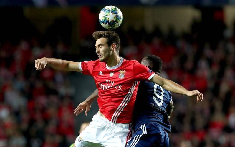 爱游戏APP-包含荷甲今晚再迎强敌，布莱顿门线救险，主帅态度：信心回归，更衣室氛围转暖的词条