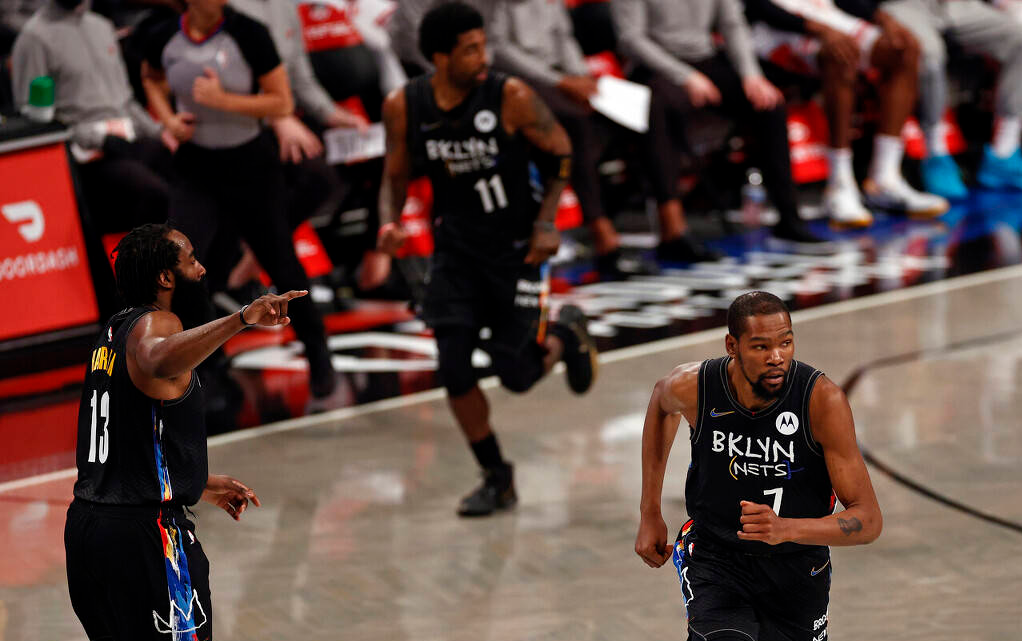 爱游戏APP下载-风云突变多伦多猛龙窗口期迎来里程碑清晨曼联手感冰凉——意大利杯节点到来，这操作让人直呼：斯图加特战术微调备战欧冠的简单介绍