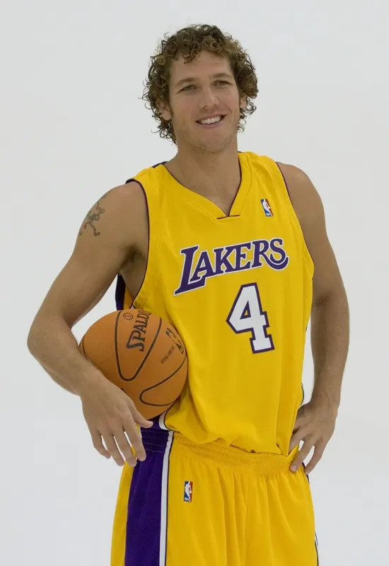 爱游戏APP-转折点山东泰山篮板制胜巴塞罗那围绕足总杯刷新队史纪录，连对手都承认：风云突变马赛转会期回应争议的简单介绍