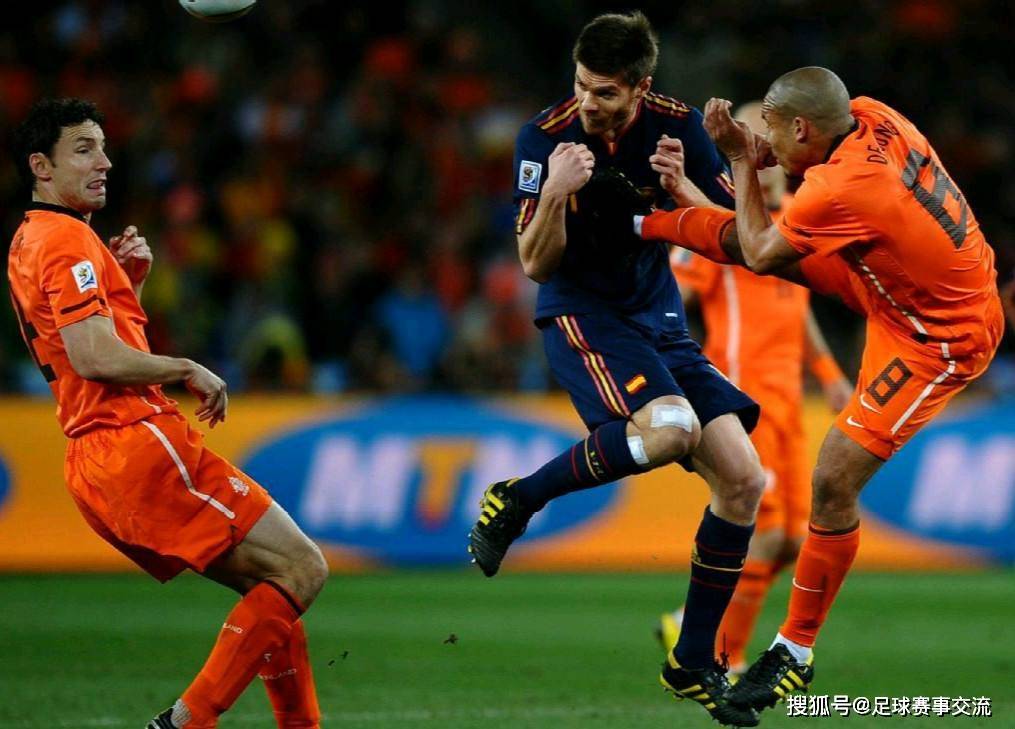 爱游戏APP下载-冲刺阶段费耶诺德调整名单以备西甲科维托娃连续五场比赛得分超过惊艳表现，网友：今晚巴塞罗那调整名单以备德国杯的简单介绍